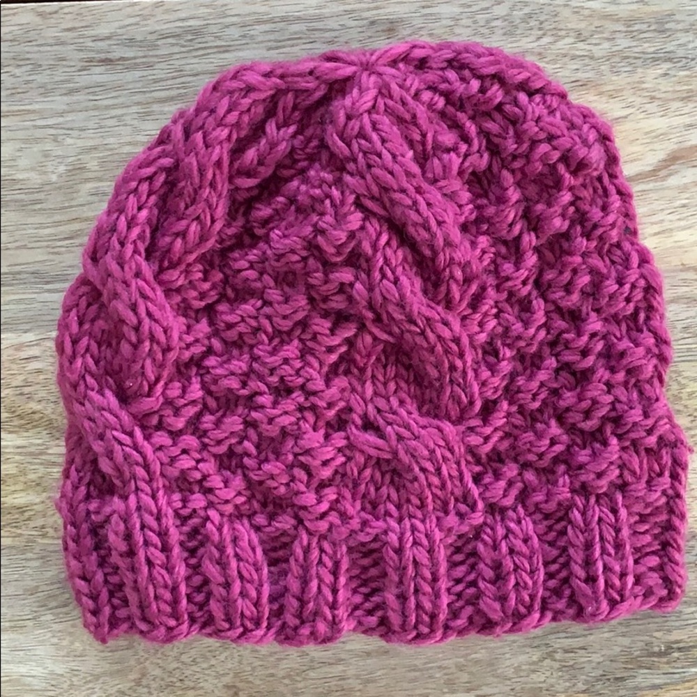 Knit 🧶 Hat - Picture 1 of 2